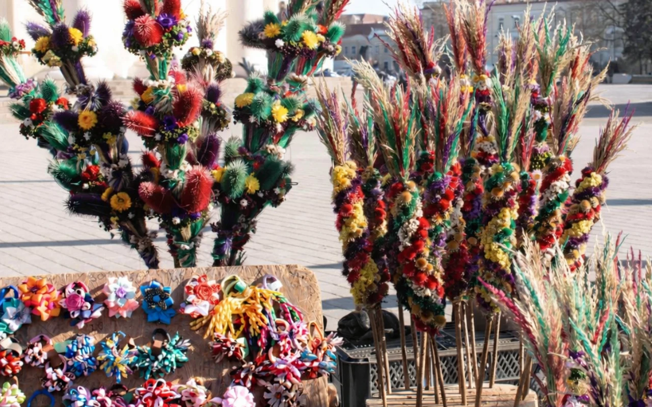 Wileńskie plamy na Placu Katedralnym