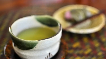 Ten napój jest coraz bardziej popularny. Można go pić na różne sposoby. 