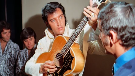 Kadr z filmu "Epic: Elvis Presley in Concert"