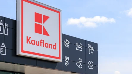 Te 2 rzeczy mogą uratować podłogę i meble w domu. Kaufland obniża ceny