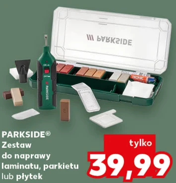 Zestaw narzędziowy PARKSIDE do naprawy laminatu, parkietu lub płytek, zawierający elektryczne narzędzie, różnokolorowe woski naprawcze, łopatki oraz akcesoria, umieszczone w zielonym etui z przegródkami, cena promocyjna 39,99 zł.