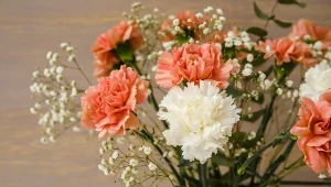 Wlewam to do wazonu zawsze, gdy dostanę bukiet. Kwiaty stoją w nim nawet przez 3 tygodnie 