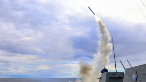 Amerykański pocisk wystrzeliwany podczas wojny na Bliskim Wschodzie