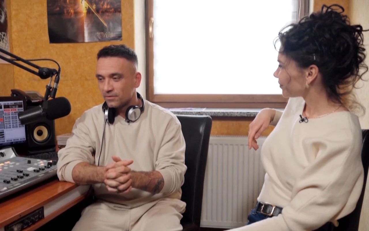 Aleksander Mackiewicz ma drugi zawód. Aktor z "Gliniarzy" pracuje w radiu