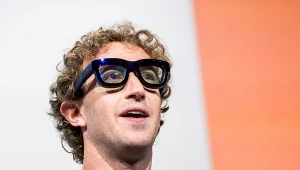 Słynne okulary podglądały w toalecie i sypialni. Sprawa w sądzie