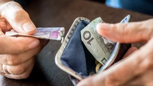 ZUS wypłaca emerytury głodowe. Ile trzeba pracować na pełne świadczenie?