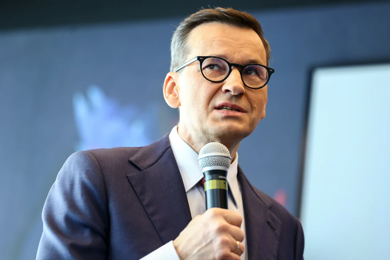 Morawiecki pokazał sześć recept. "Musimy odwrócić fatum" Morawiecki pokazał sześć recept. "Musimy odwrócić fatum"