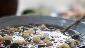 Czarna fasola sprawdza się także jako składnik zupy