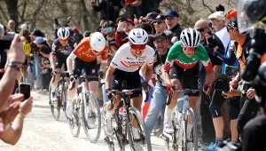 Kapitalny finisz i wielka kraksa. Katarzyna Niewiadoma znów na podium