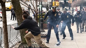 Protesty przed domem burmistrza Nowego Jorku. Interweniowali saperzy i FBI