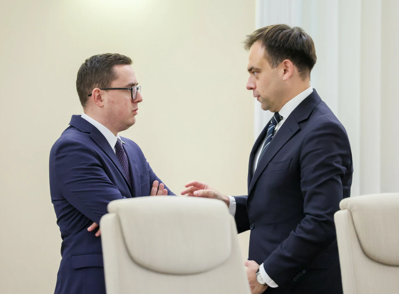 Minister energii Miłosz Motyka i minister finansów Andrzej Domański Orlen obniży marżę na stacjach paliw? Rząd rozważa interwencję na rynku
