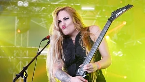 Prika Amaral stoi na czele grupy Nervosa