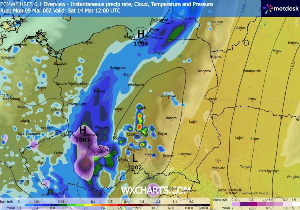 Mapa meteorologiczna Europy Środkowo-Wschodniej ukazująca pas silnych opadów deszczu i śniegu na zachodzie Polski, z rejonami intensywnych opadów oznaczonymi kolorami fioletowym i zielonym; centrum oraz wschód kraju pod wpływem suchego, cieplejszego po...