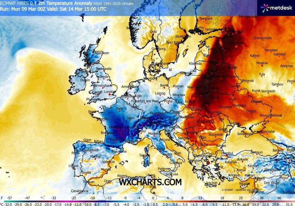 Mapa Europy z anomaliami temperatury przy powierzchni gruntu, na której centralna część kontynentu, zwłaszcza Niemcy, Polska i Czechy, wyróżnia się znacznym ochłodzeniem (kolor niebieski), podczas gdy wschodnia część Europy, zwłaszcza Rosja i Ukraina, ...
