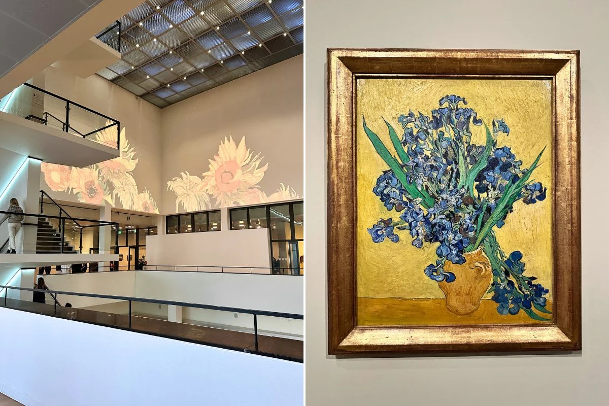 Nowoczesne wnętrze muzeum z jasnym, przestronnym atrium, na którego ścianach wyświetlone są wielkoformatowe obrazy słoneczników; po prawej stronie kadr ukazuje słynny obraz Van Gogha przedstawiający bukiet irysów w złotej ramie.