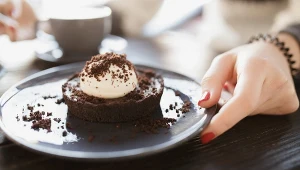 Betsubara to japońskie określenie oznaczające dosłownie „drugi żołądek”. Jest to humorystyczne wyjaśnienie fenomenu, w którym po obfitym posiłku wciąż mamy ochotę na deser