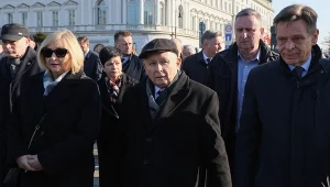 Prezes PiS Jarosław Kaczyński podczas obchodów miesięcznicy smoleńskiej