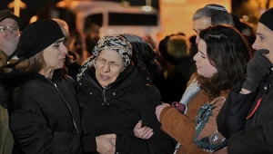 Żydówka opłakuje śmierć trojga rodzeństwa w Jerozolimie