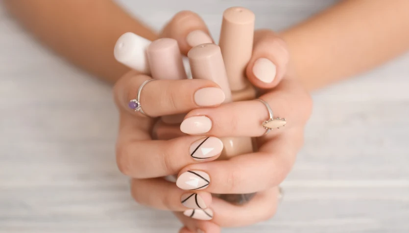 Najmodniejszy manicure na wiosnę 2026