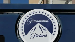 Prezes Paramount został pozwany na 150 mln dol. W tle kupno Warner Bros. 