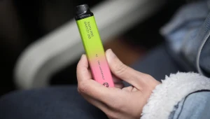 Rząd chce zakazać jednorazowych e-papierosów