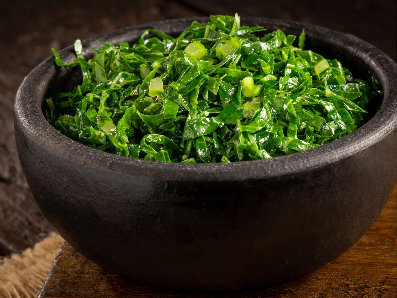 Smakuje jak sałata, a jest od niej o wiele zdrowsza. Idealne do sałatek. Smakuje jak sałata, a jest od niej o wiele zdrowsza. Idealne do sałatek.