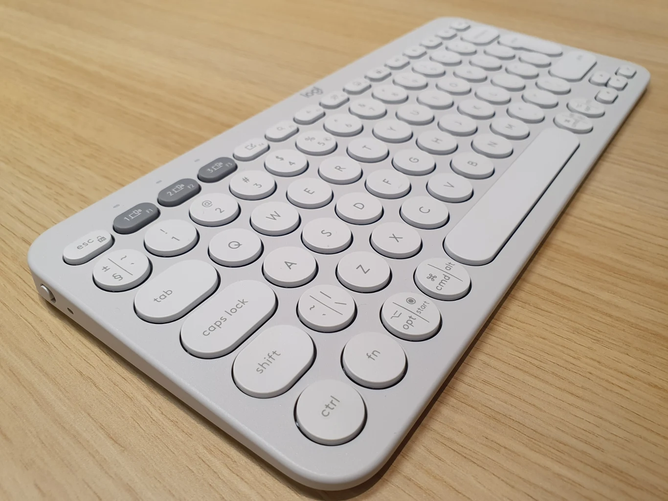 Logitech Pebble Keys 2 K380s