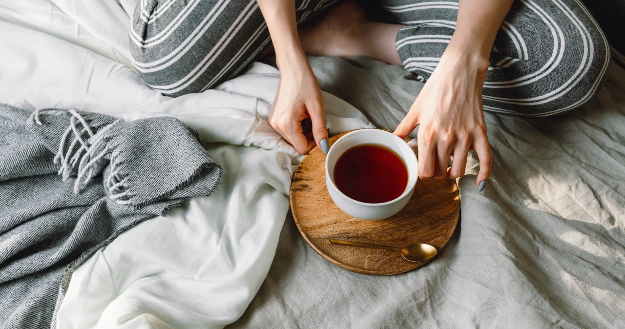 Wieczorna "herbata mnichów" usypia w 10–15 minut. To mieszanka znanych ziół