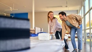 Jak wybrać idealny rozmiar materca do sypialni?