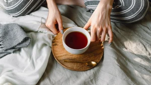 Mieszanka trzech ziół podziała uspokajająco i pomoże zasnąć. Pij przed snem