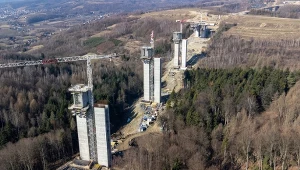 Największa estakada w Polsce na trasie S19. ES-26 rośnie w oczach.