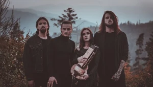 Lyrre przed premierą