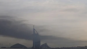 Nocna wymiana ciosów na Bliskim Wschodzie. Eksplozje i gęsty dym nad Dubajem