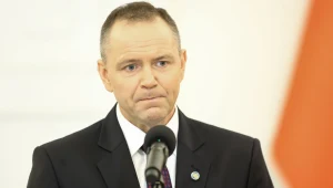 Podpis Nawrockiego mógłby uratować drużynę. Zwleka od miesięcy