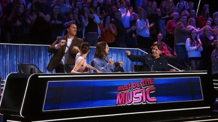 Sebastian Karpiel-Bułecka ruszył w pląsy podczas występu Czadowej Mamuśki w "Must Be The Music"