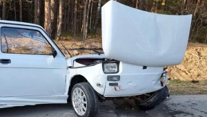 Groźny wypadek w woj. lubelskim. Fiat "rozpadł się na dwie części"