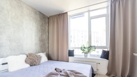 Ustawienie łóżka ma znaczenie dla dobrego snu. 