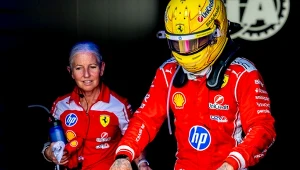 Pachniało niespodzianką w Chinach. Hamilton na prowadzeniu. Od razu reakcja