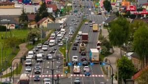 Zakopianka przy wjeździe do Krakowa jest drogą niemal stale zakorkowaną. Nie ma na niej godzin szczytu