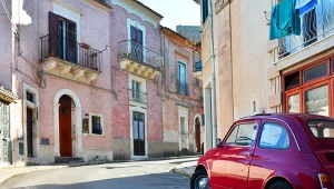 Jak depozyt 1000 lirów zamienić w 50 tys. euro? Takie rzeczy tylko we Włoszech. Zdj. ilustracyjne