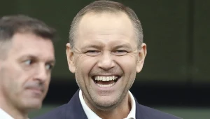 Nawrocki "wygwizdany przez tysiące kibiców". Awantura po wizycie na meczu