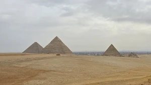 Piramidy w Gizie