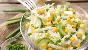 Wiosenna, lekka sałatka na odchudzanie.