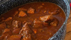 Najlepsza marynata do mięsa. Wołowina robi się krucha i mięciutka