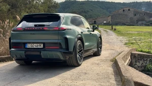 Porsche Cayenne Electric miażdży V8. 2,5 tony masy i 2,5 s do setki