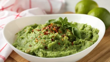 Pyszną pastę kanapkową można zrobić na bazie awokado 