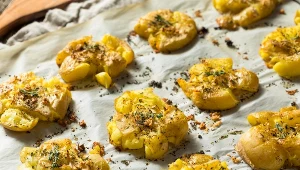 Wkładam ziemniaki do piekarnika z tym dodatkiem. Są obłędnie chrupiące