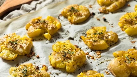Jak zrobić pyszne ziemniaki z piekarnika? To prosty przepis