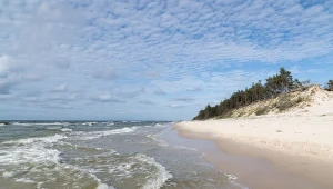 Szukasz miejsc nad polskim morzem bez tłumów? Tu znajdziesz spokój 