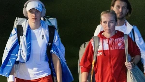 Iga Świątek i Daria Abramowicz w trakcie Billie Jean King Cup Finals w Maladze, 2024 rok